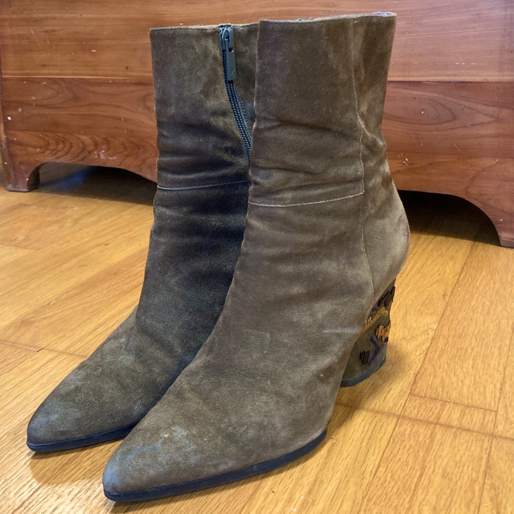 Donald Pliner Suede forest green boots